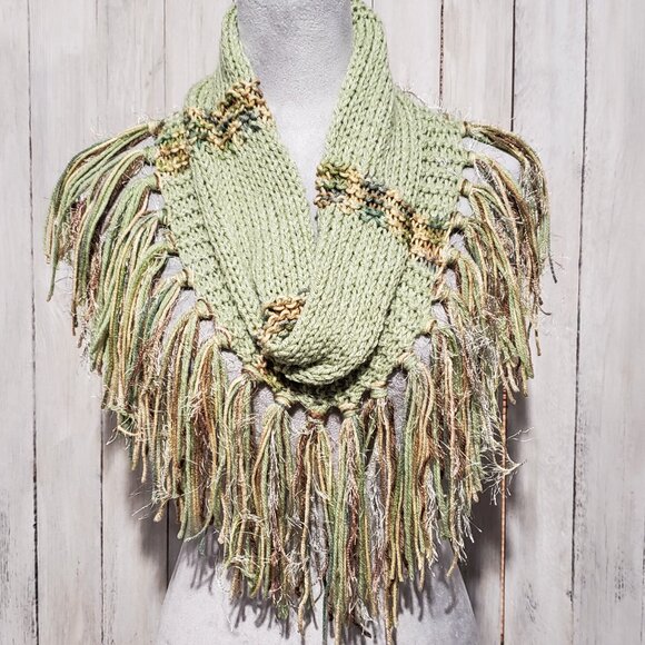 NEW Hand Knitted Green Multicolor Sage Infinity Boho Cowl Scarf Fringed Artsy - Picture 3 of 6